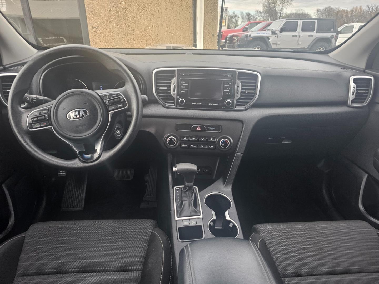 2018 BLUE Kia Sportage LX FWD (KNDPM3AC1J7) with an 2.4L V6 DOHC 24V engine, 6A transmission, located at 533 S Seven Points BLVD, Seven Points, TX, 75143, (430) 255-4030, 32.313999, -96.209351 - Photo#4